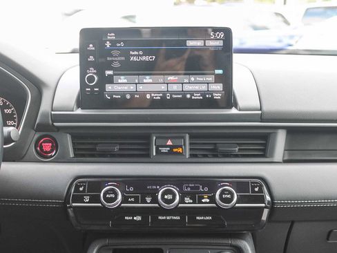 Used 2025 Honda Pilot EX-L image 14