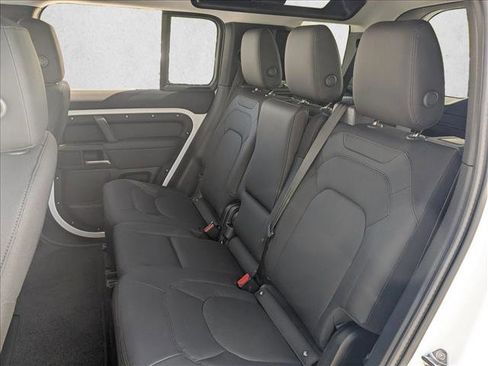 Used 2025 Land Rover Defender 110 S image 16
