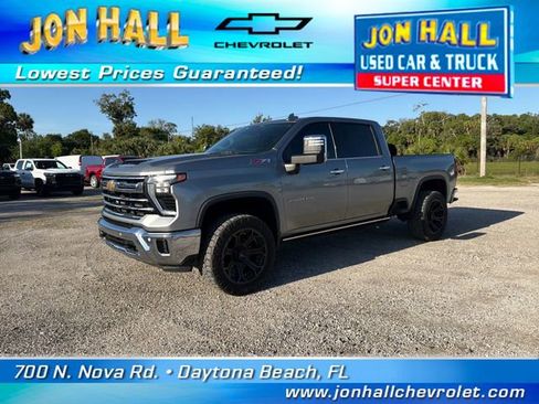 Used 2024 Chevrolet Silverado 2500 LTZ w/ LTZ Plus Package AWD/4WD image 2