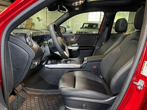 New 2025 Mercedes-Benz GLB 250 4MATIC image 20