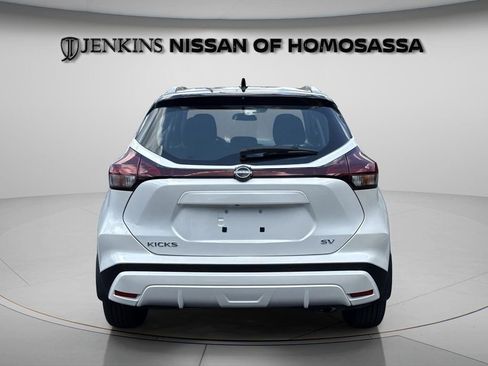 Certified 2024 Nissan Kicks SV FWD image 10