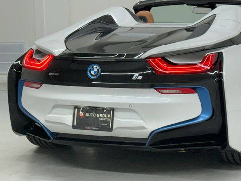 Used 2019 BMW i8 Roadster image 28