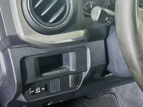 Used 2016 Toyota Tacoma SR5 w/ Towing Package image 16