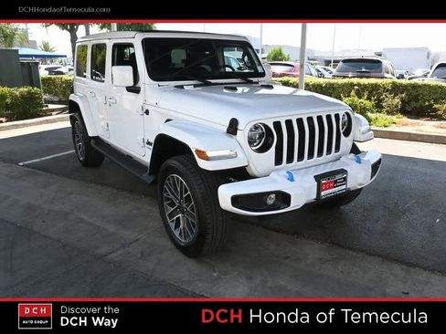 Used 2022 Jeep Wrangler Unlimited Sahara image 3