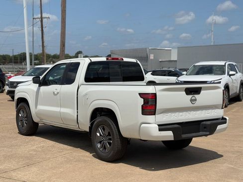 New 2025 Nissan Frontier SV image 7