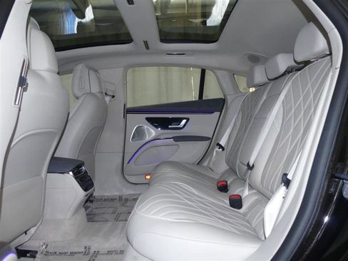 Used 2022 Mercedes-Benz EQS 580 4MATIC image 29
