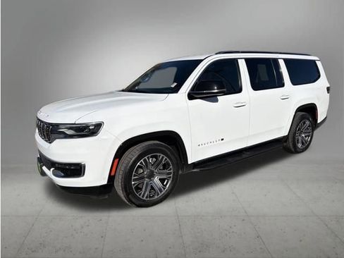 Used 2024 Jeep Wagoneer L Series II w/ Flexible Seating Group AWD/4WD image 1