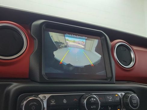 Used 2021 Jeep Wrangler Unlimited Rubicon w/ Dual Top Group AWD/4WD image 26