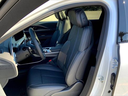 New 2025 Cadillac Lyriq Luxury image 12