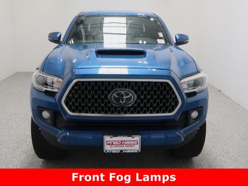 Used 2018 Toyota Tacoma TRD Sport w/ Technology Package image 3