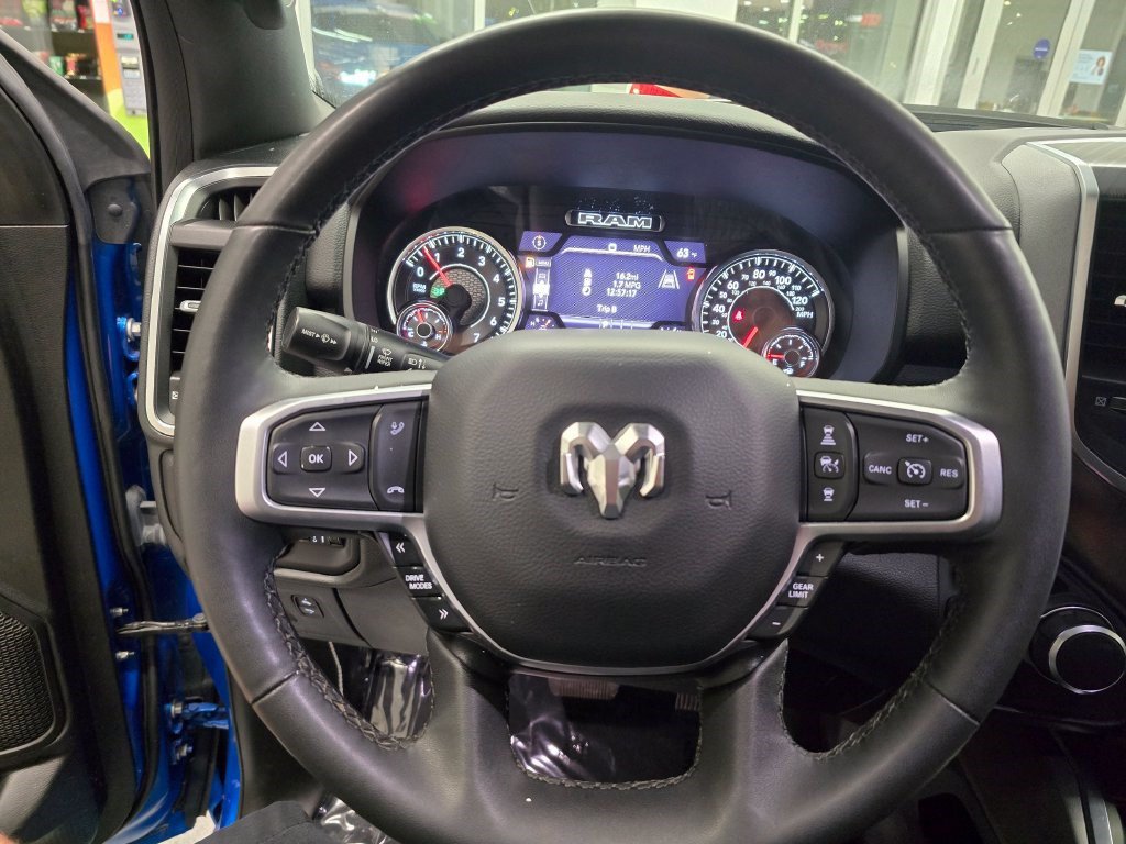 Used 2025 RAM 1500 Big Horn AWD/4WD image 18