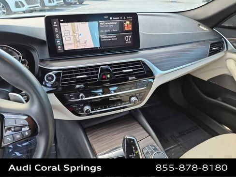 Used 2021 BMW 530e w/ Premium Package image 23