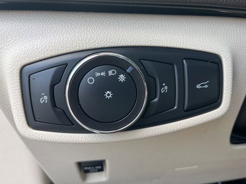 Used 2018 Lincoln MKC Premiere image 24