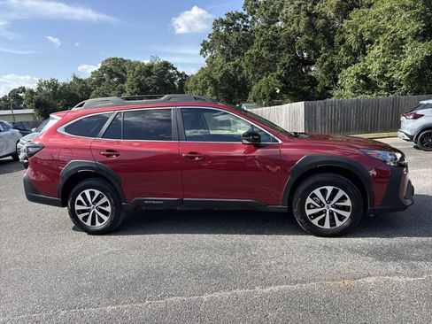 Used 2025 Subaru Outback Premium AWD/4WD image 6