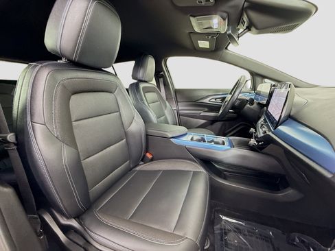Used 2024 Chevrolet Equinox EV LT FWD image 29