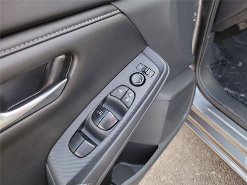 Used 2024 Nissan Sentra SV FWD image 20