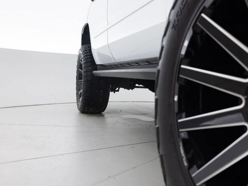 Used 2018 Chevrolet Tahoe LT AWD/4WD image 21