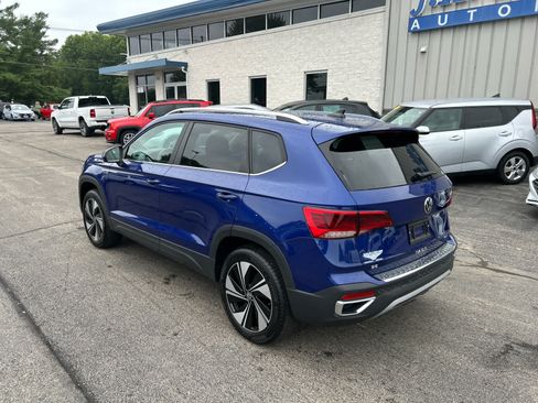 Used 2024 Volkswagen Taos SE AWD/4WD image 6