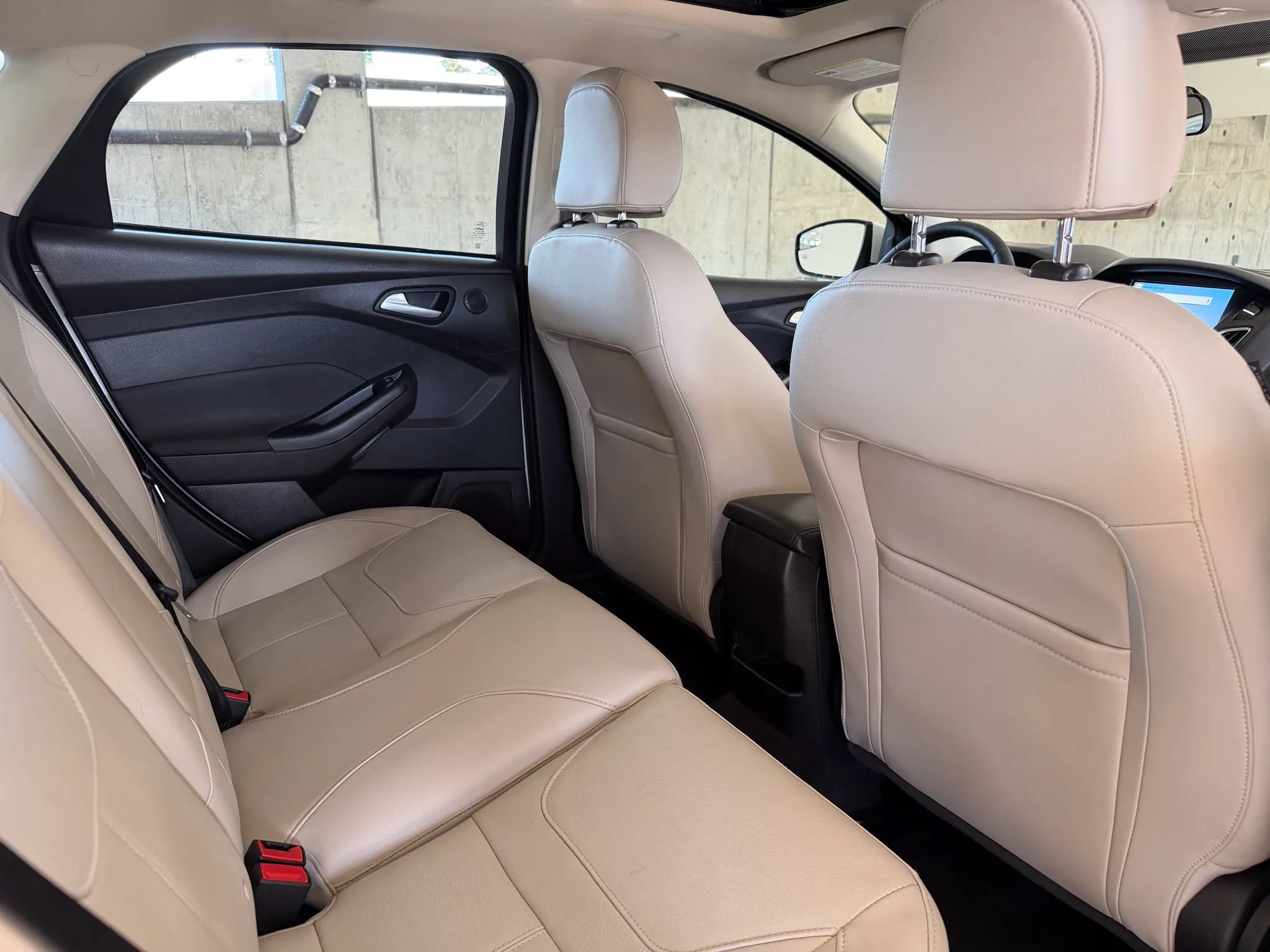 Used 2018 Ford Focus Titanium FWD image 23