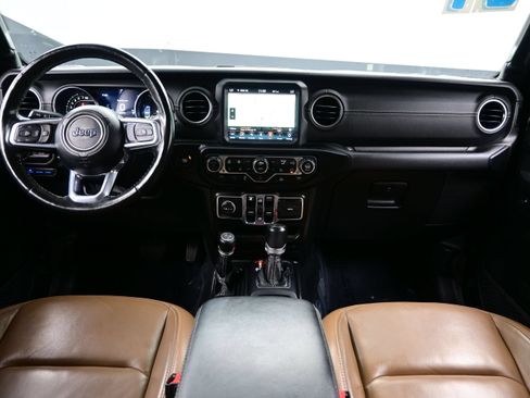 Used 2021 Jeep Wrangler Unlimited Sahara w/ Cold Weather Group AWD/4WD image 18