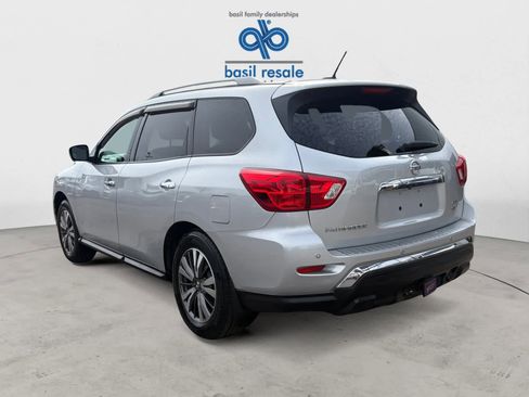 Used 2017 Nissan Pathfinder SL w/ SL Premium Package image 4