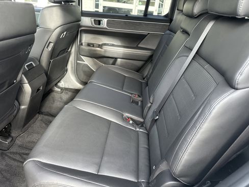 Used 2024 Hyundai Santa Fe Limited image 12