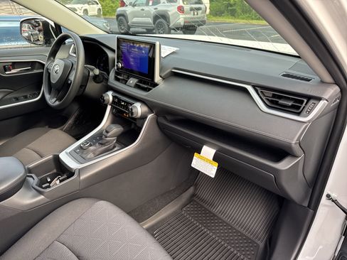 New 2025 Toyota RAV4 XLE AWD/4WD image 33