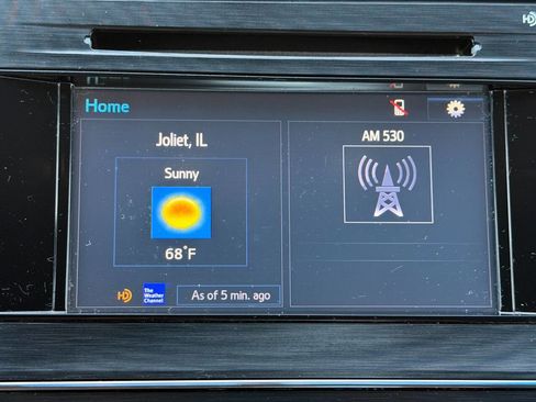 Used 2015 Toyota Avalon XLE image 41