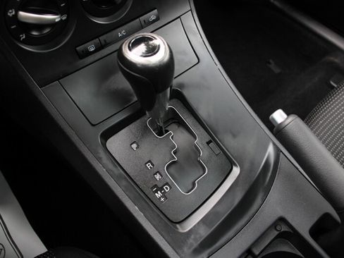 Used 2012 MAZDA MAZDA3 i Touring image 8