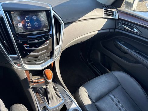 Used 2013 Cadillac SRX Luxury image 16