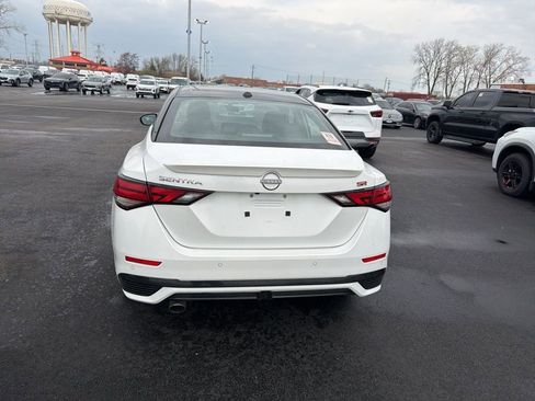 Used 2025 Nissan Sentra SR w/ SR Premium Package image 3