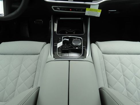 Used 2026 BMW X5 xDrive40i w/ M Sport Package image 17