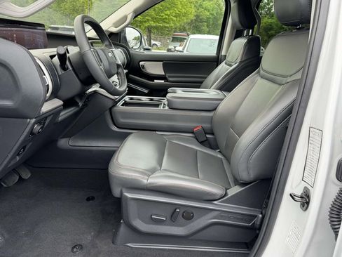 Used 2025 Ford Expedition Active AWD/4WD image 21