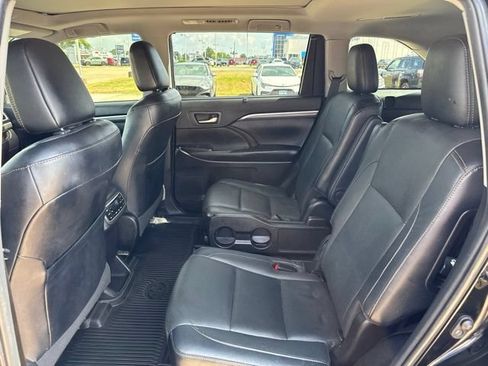 Certified 2019 Toyota Highlander Limited Platinum AWD/4WD image 12