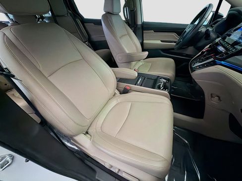 Used 2022 Honda Odyssey Touring image 16