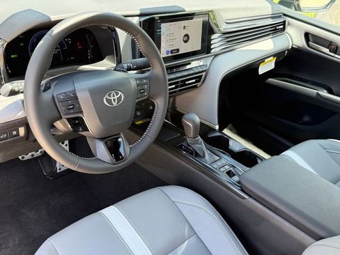 Used 2026 Toyota Camry SE w/ Convenience Package FWD image 9