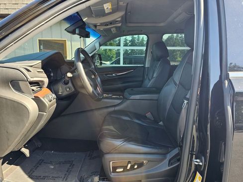 Used 2017 Cadillac Escalade Premium Luxury AWD/4WD image 24