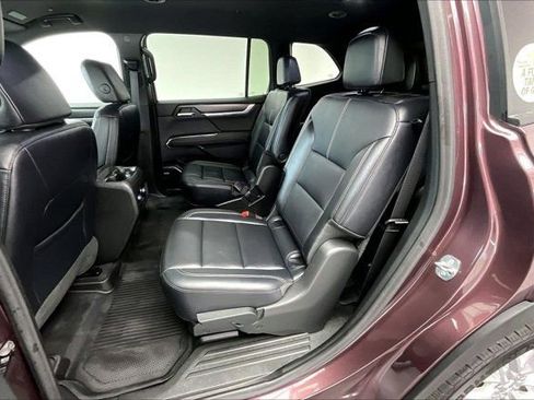 Used 2024 GMC Acadia Elevation w/ Luxury Package AWD/4WD image 19