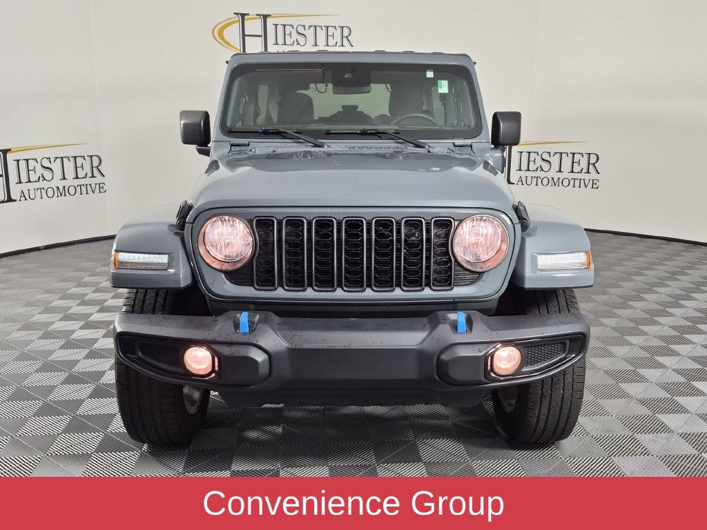 Used 2024 Jeep Wrangler Unlimited w/ Convenience Group AWD/4WD image 9