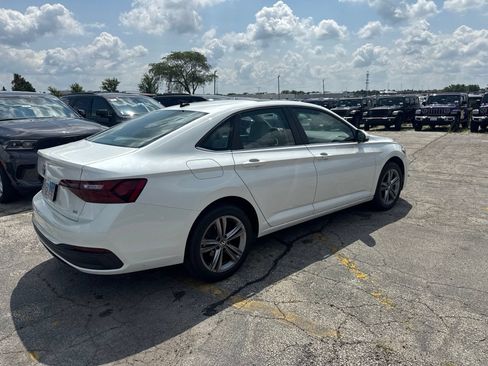 Used 2023 Volkswagen Jetta SE w/ Panoramic Sunroof Package FWD image 6
