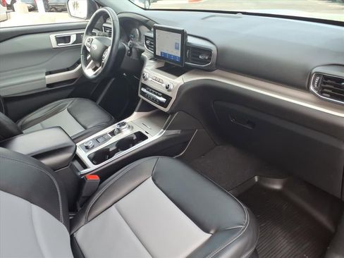 Certified 2023 Ford Explorer XLT w/ Equipment Group 202A image 10