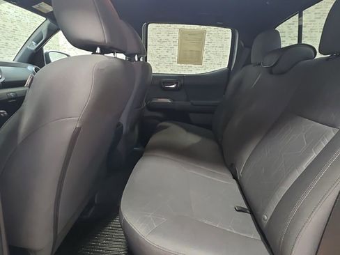 Used 2019 Toyota Tacoma TRD Off-Road image 14