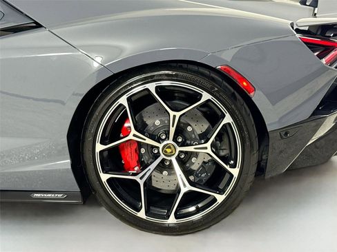 Used 2024 Lamborghini Revuelto image 39