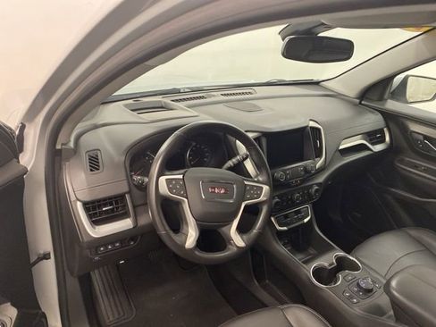 Used 2022 GMC Terrain SLT w/ Infotainment Package II AWD/4WD image 8