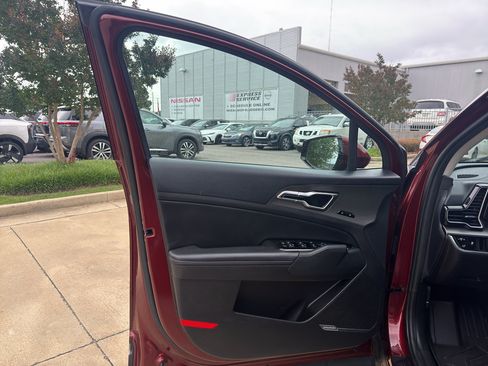 Used 2024 Kia Sportage SX FWD image 9