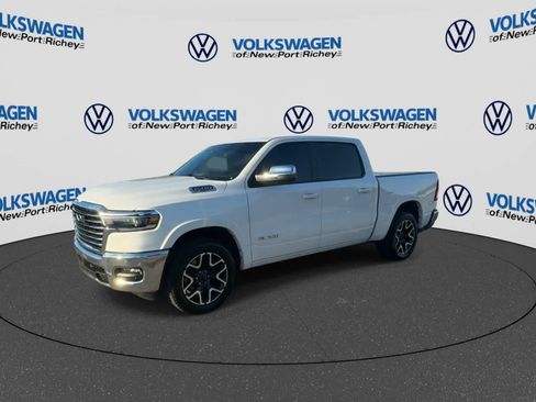Used 2025 RAM 1500 Laramie AWD/4WD image 4