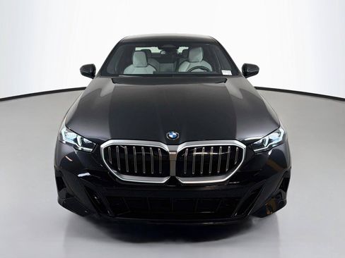 Used 2024 BMW 540i xDrive w/ Executive Package AWD/4WD image 2