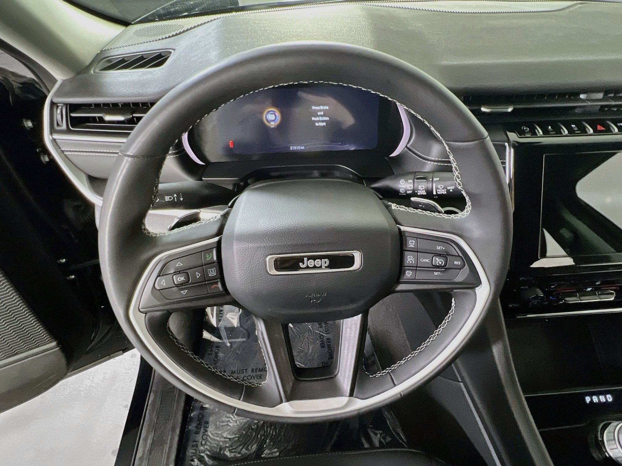 Used 2023 Jeep Grand Cherokee Laredo w/ Luxury Tech Group I AWD/4WD image 11