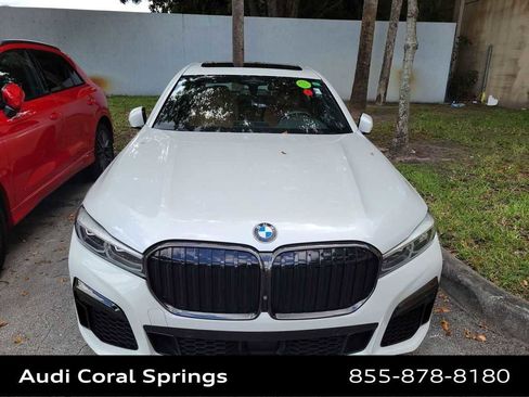 Used 2020 BMW 740i w/ M Sport Package RWD image 11
