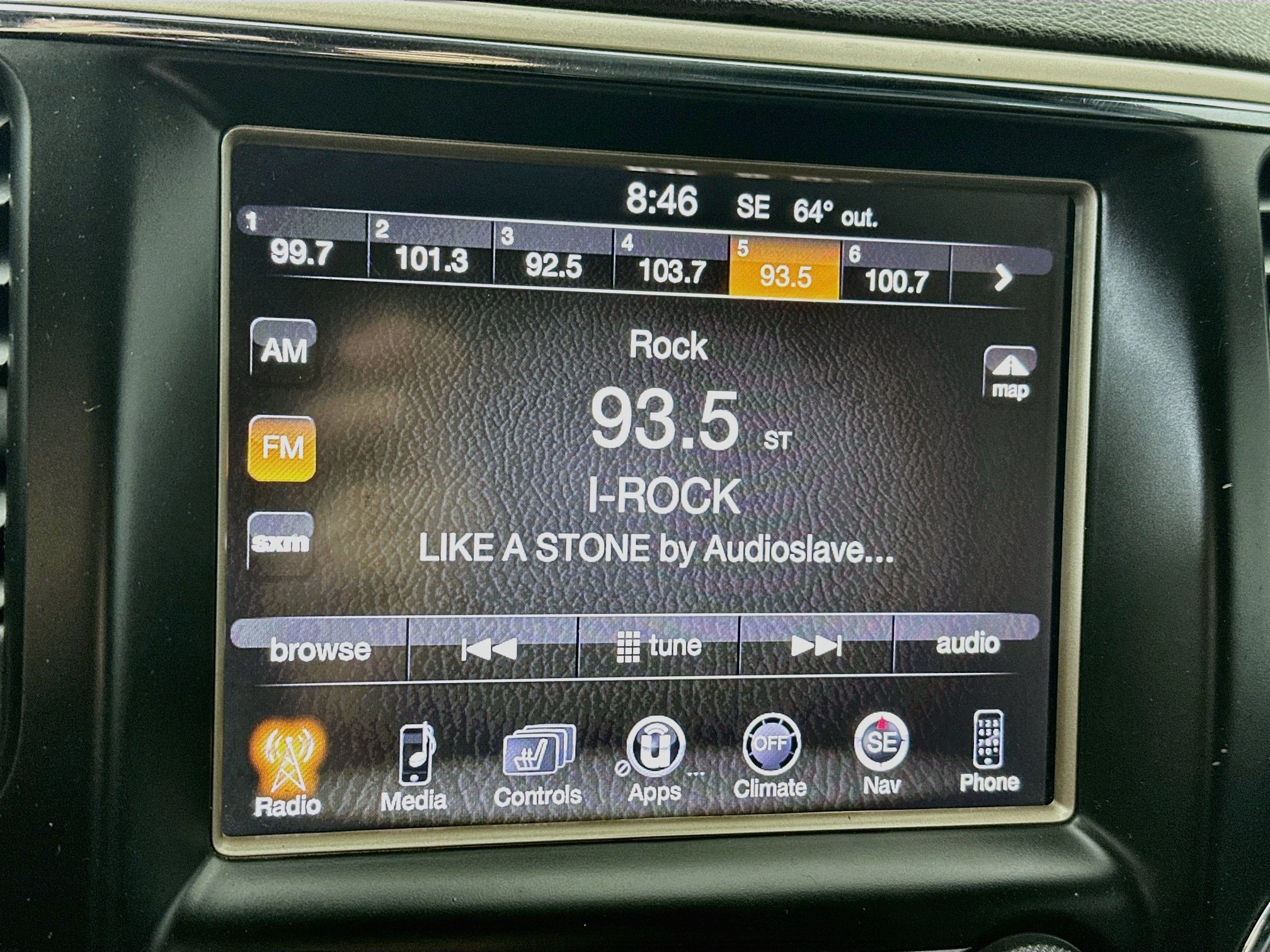 Used 2014 Jeep Grand Cherokee Altitude AWD/4WD image 15